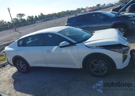 2025 Kia K4 Lxs z USA, uszkodzony, nr VIN 3KPFT4DE0SE091909